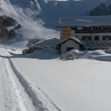 Rifugio Bazena *